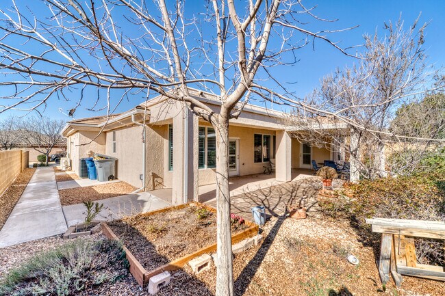 Building Photo - 4593 S Flaming Arch Dr