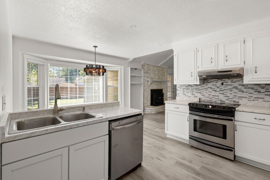 Building Photo - 12 Lighthouse Dr