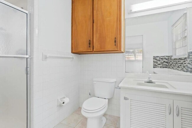 Building Photo - Huge 3 Bed 3 Bath House Near Texas Tech