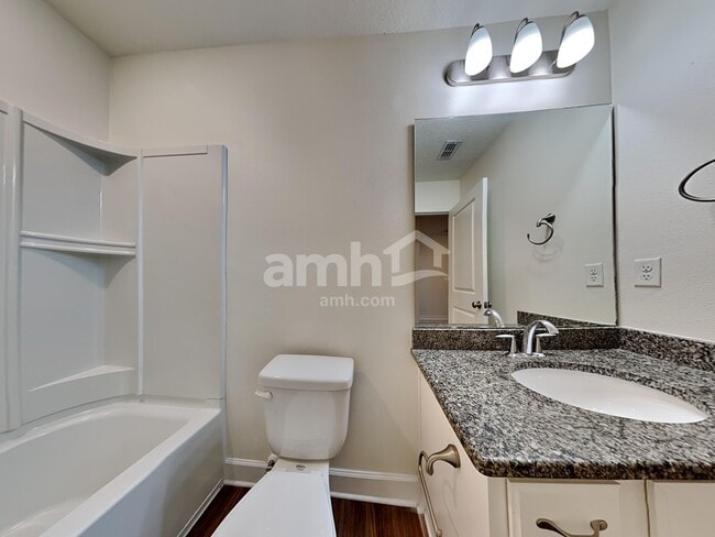 Building Photo - 3067 Creek Village Ln