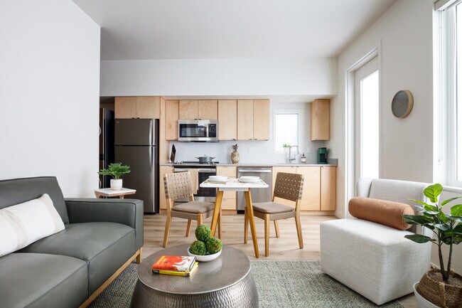 Building Photo - 168 Garfield St