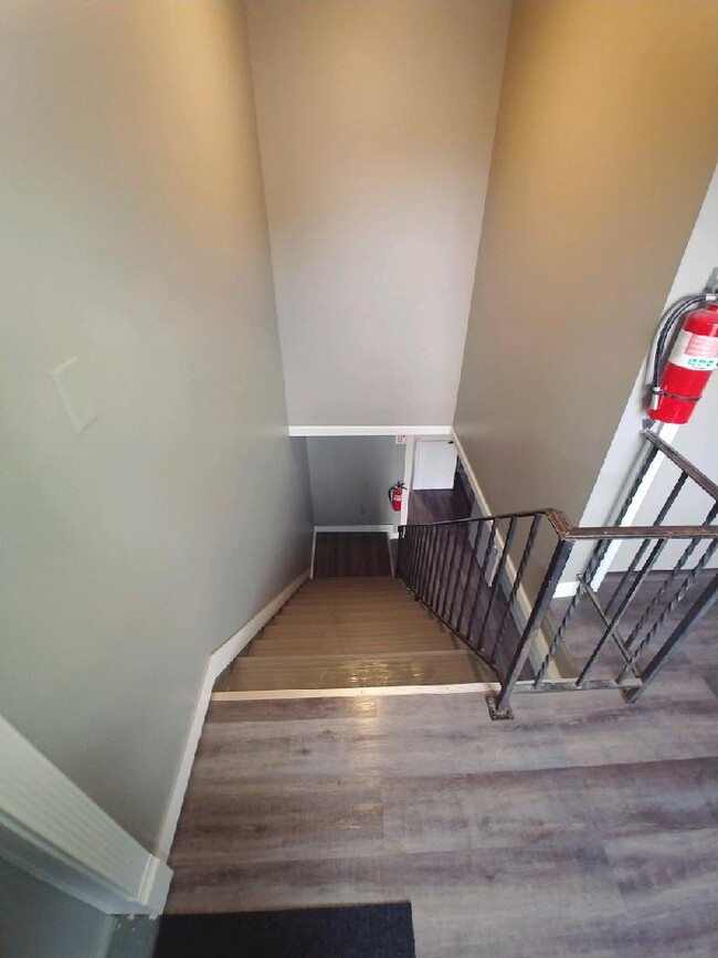 Building Photo - 5 Orchard Park