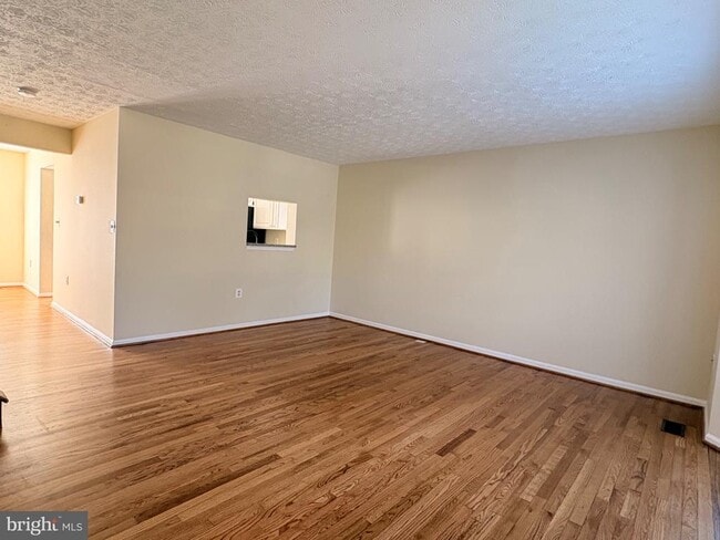 Building Photo - 2120 Commissary Cir