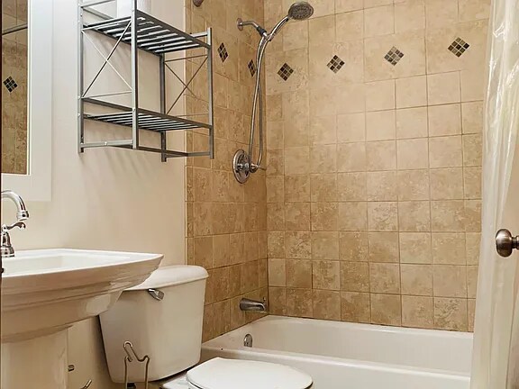 Building Photo - 4916 Wisconsin Ave N