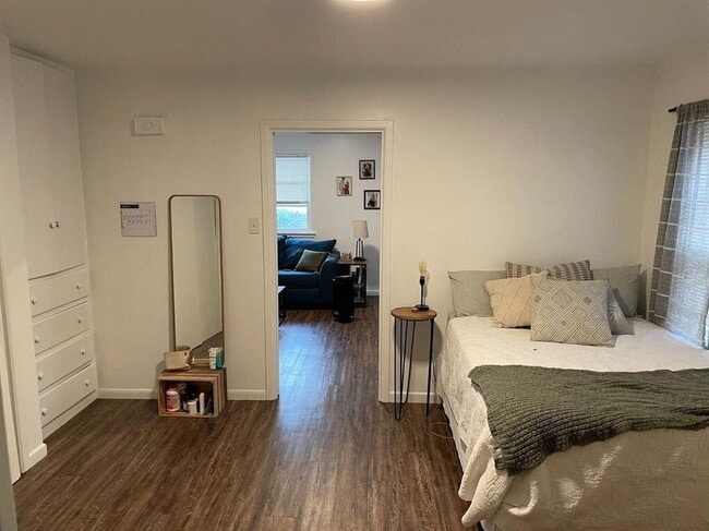 Building Photo - 3203 33rd St