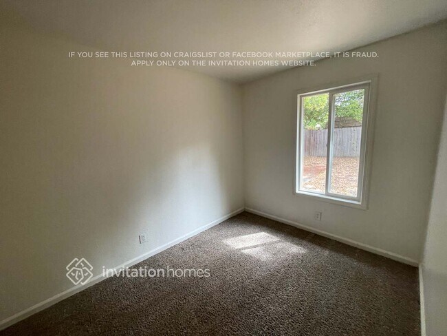 Building Photo - 1878 Southwood Dr