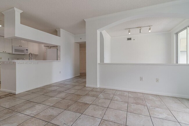Building Photo - 17125 N Bay Rd