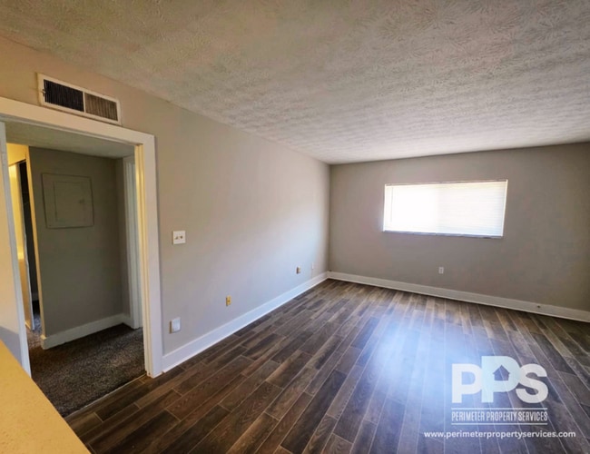 Building Photo - 1040 Sandtown Rd SW