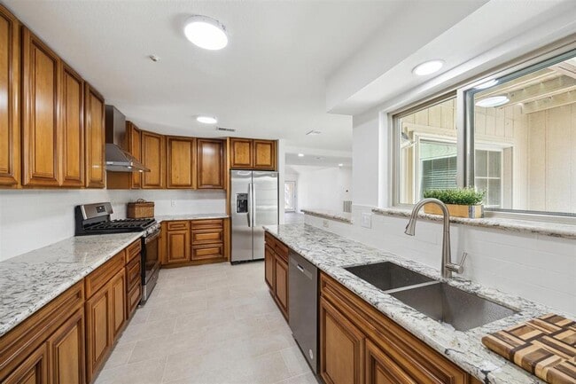 Building Photo - 318 W Fair Harbor Ln