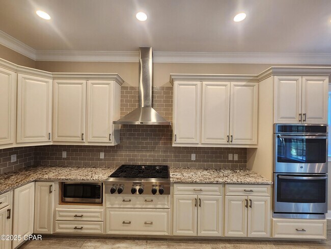 Building Photo - 3816 Mariner Dr