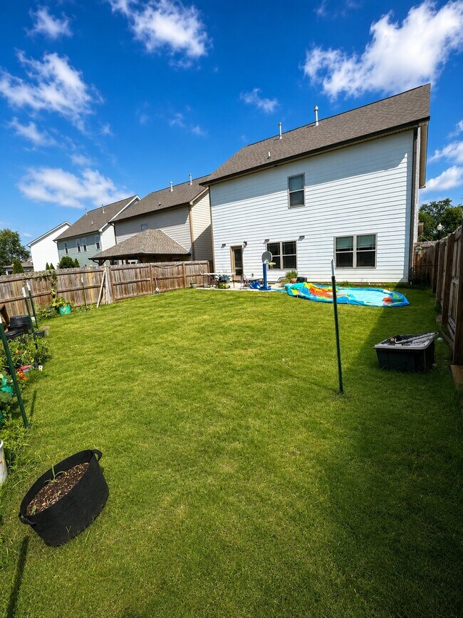 Building Photo - 5440 Amber Grove Way