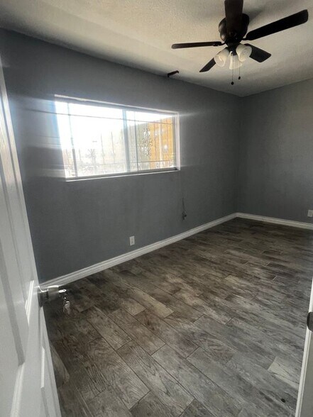 Building Photo - 120 W 73rd St