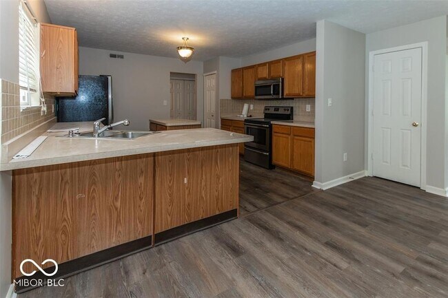 Building Photo - 10686 Trailwood Dr