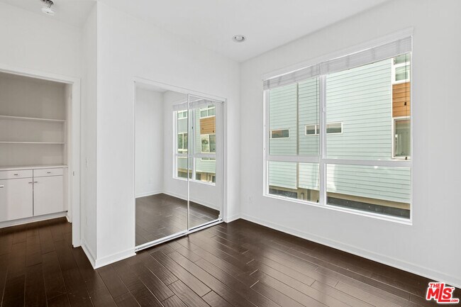 Building Photo - 5637 W Observation Ln