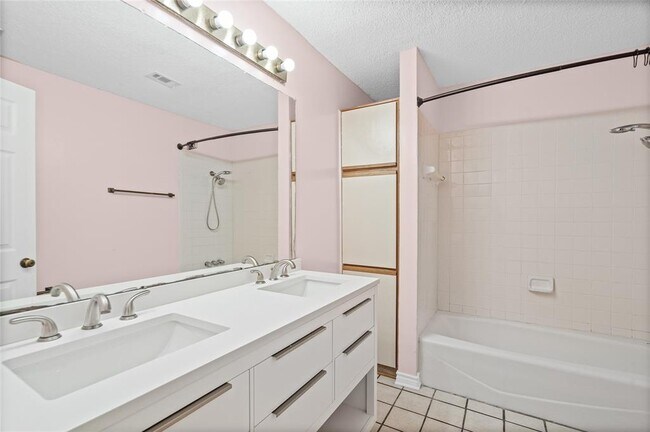 Building Photo - 2408 Windrift Way