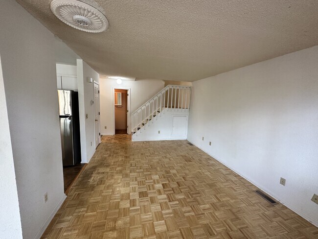 Building Photo - Available August!  Charming Townhome in Table Mountain Heights!