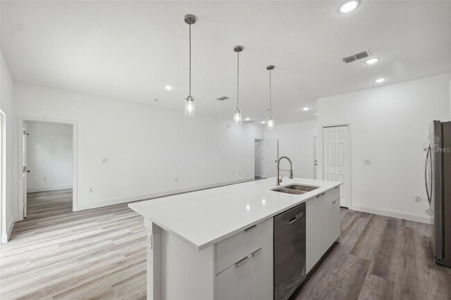 Building Photo - 6062 SW 154th Place Rd