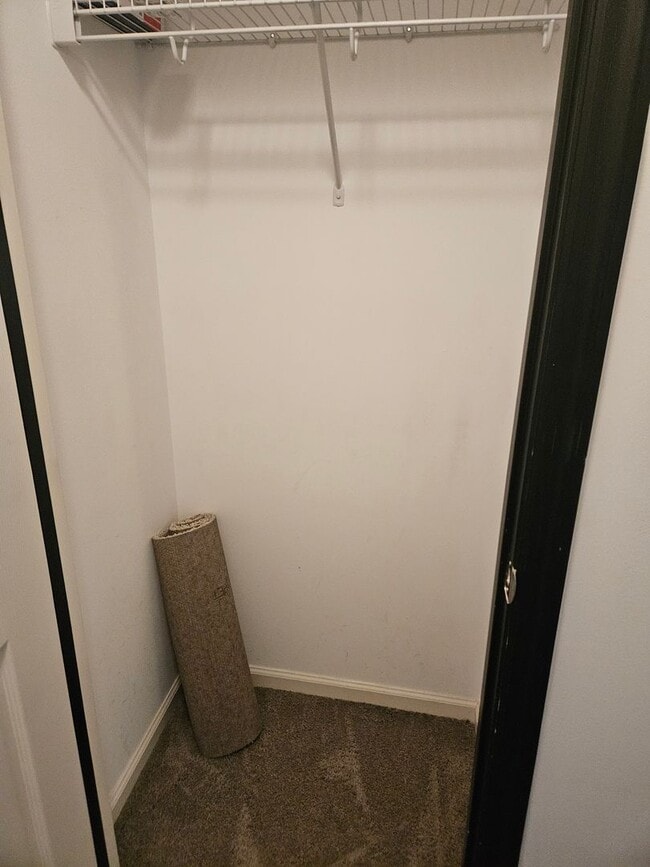 Building Photo - 208 Killdeer Dr