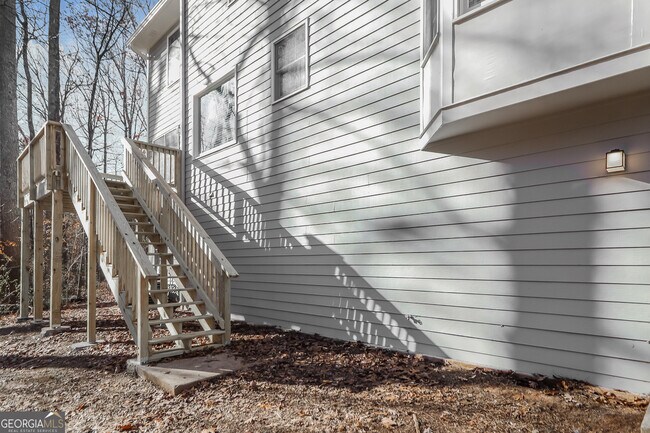 Building Photo - 130 Kellie Ln