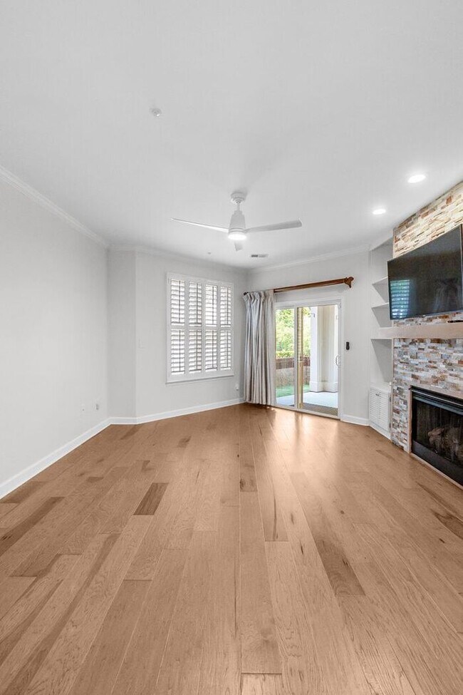 Building Photo - Waterfront Living at Its Finest - Beautifully Remodeled 3BR/2BA, 1st Floor, End Unit Condo on Lak...