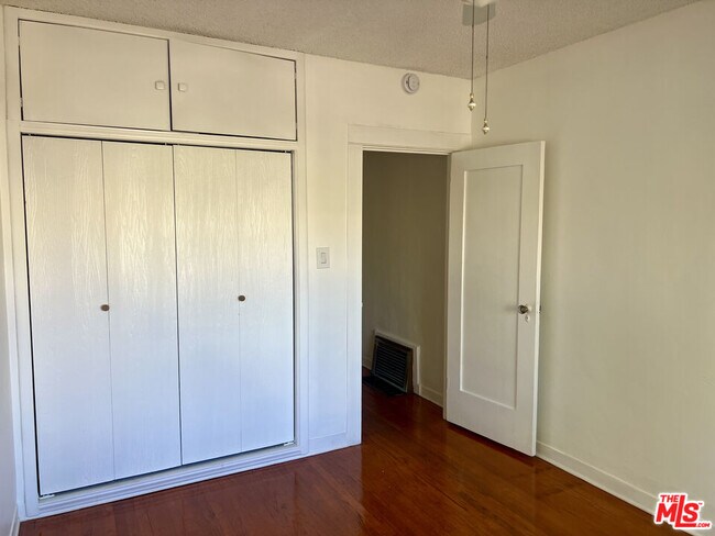 Building Photo - 4316 Perlita Ave