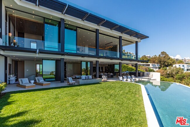 Building Photo - 9364 Beverlycrest Dr