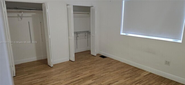 Building Photo - 3915 Ponce De Leon Blvd