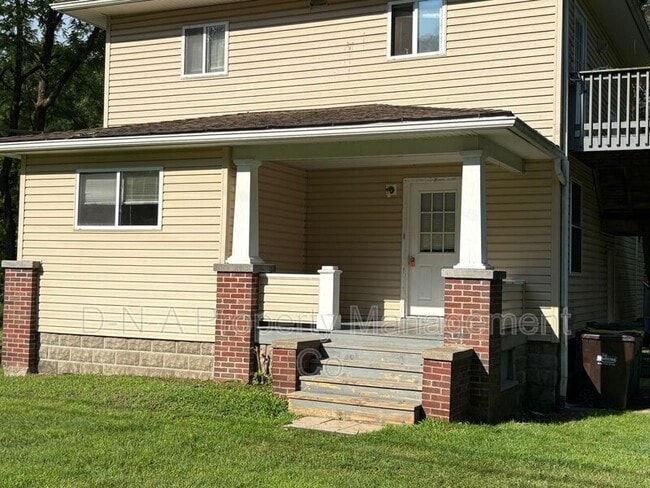 Primary Photo - 2843 Bartonsville Ave