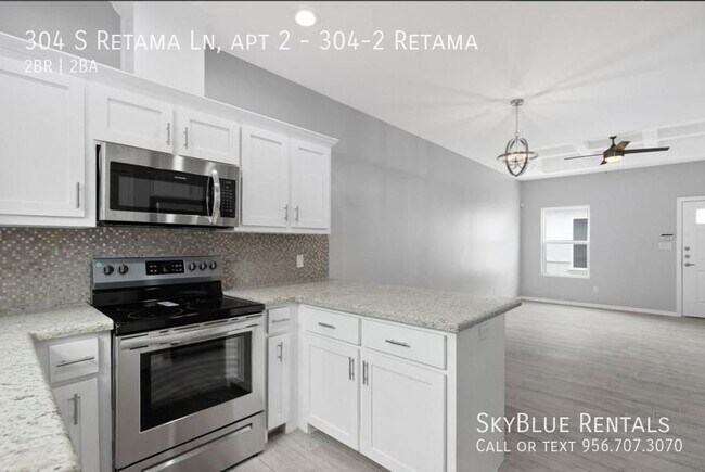 Building Photo - 304 S Retama Ln
