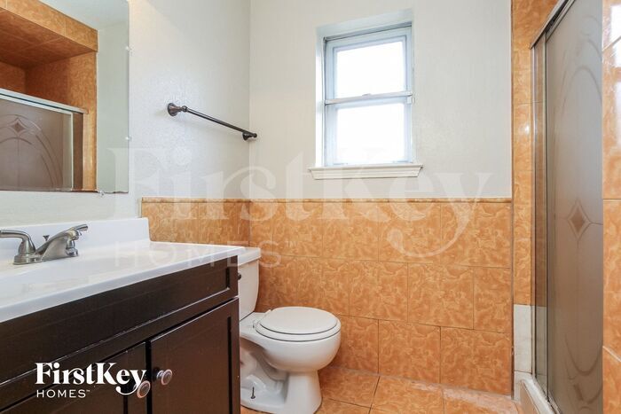 Building Photo - 7410 Blanco Pines Dr