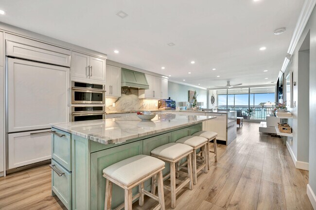 Building Photo - 911 Ocean Dr
