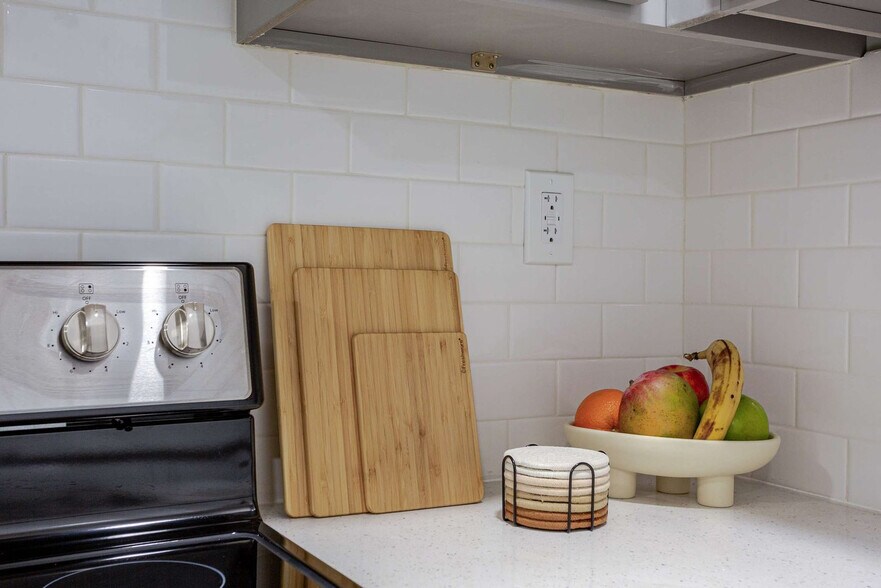 Building Photo - 1816 S 9th St