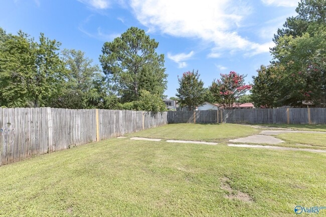 Building Photo - 1907 Waxleaf Green SE