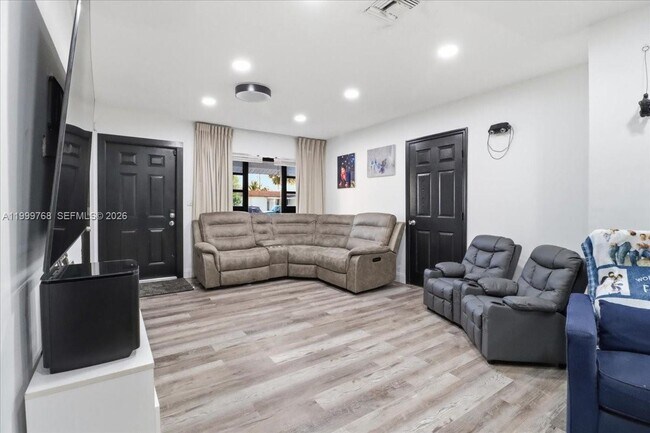 Building Photo - 7551 Polk St