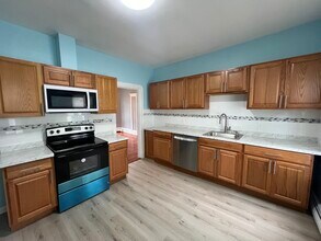 Building Photo - 97 Morrison Ave