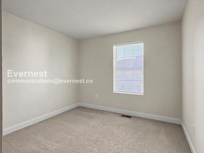 Building Photo - 2515 Hyacinth Ln