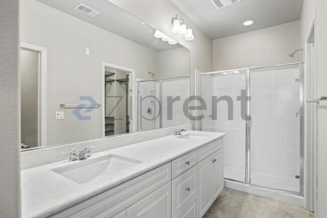 Building Photo - 2077 Kiwi Walkway