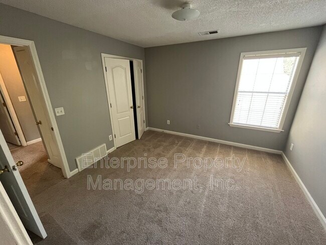 Building Photo - 9125 Cinderhill Cove E