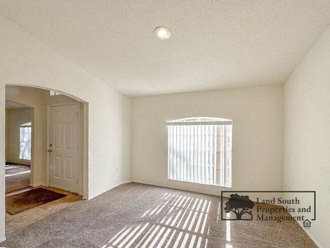 Building Photo - 5557 Beverly Rise Blvd