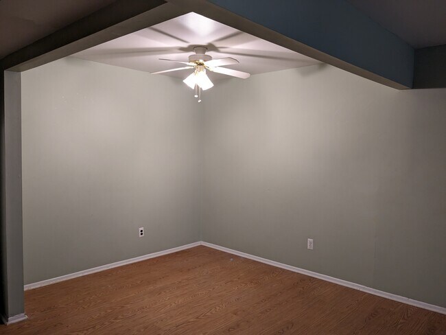 Building Photo - 8305 Karam Blvd