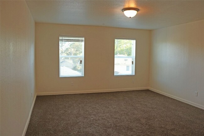 Building Photo - 10535 Mills Rd