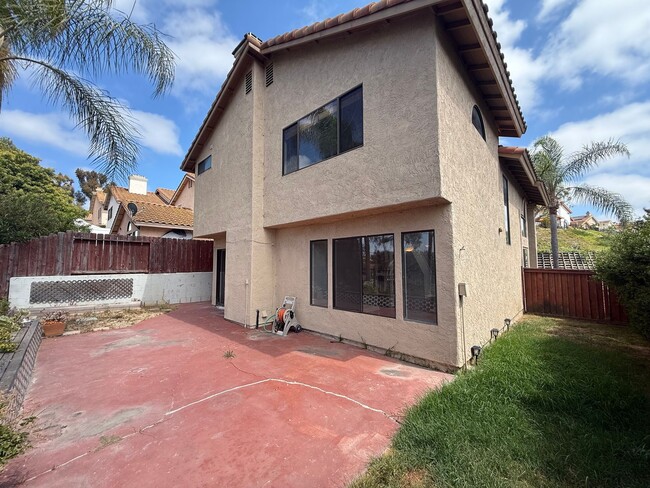Building Photo - Beautiful 4B/2.5BA House in Vista w/ Attac...