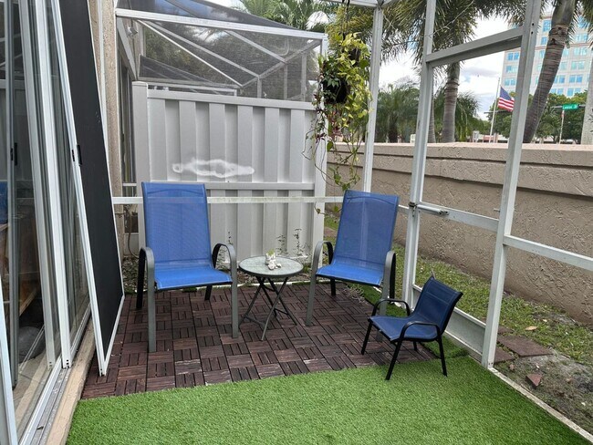 Building Photo - 5425 Grand Park Pl