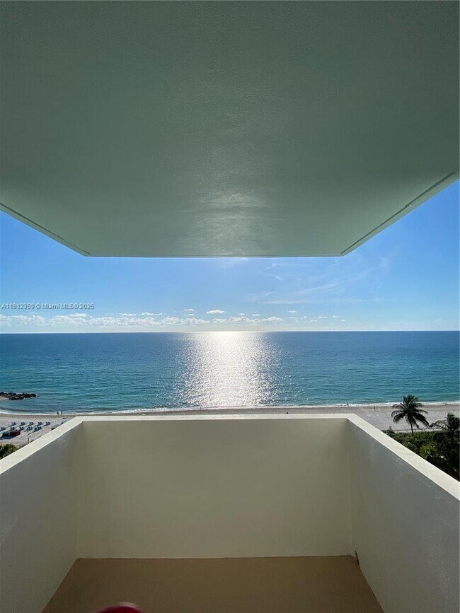 Building Photo - 2899 Collins Ave