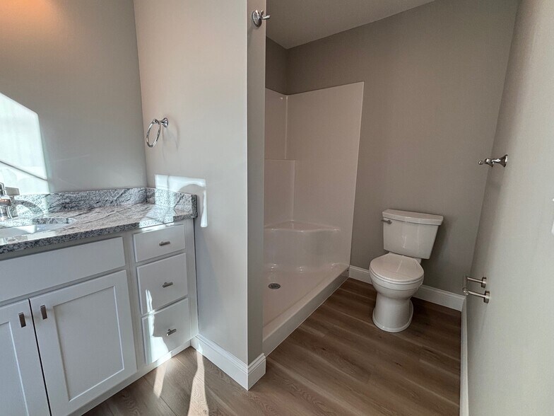 master bathroom - 110 Sycamore Ln