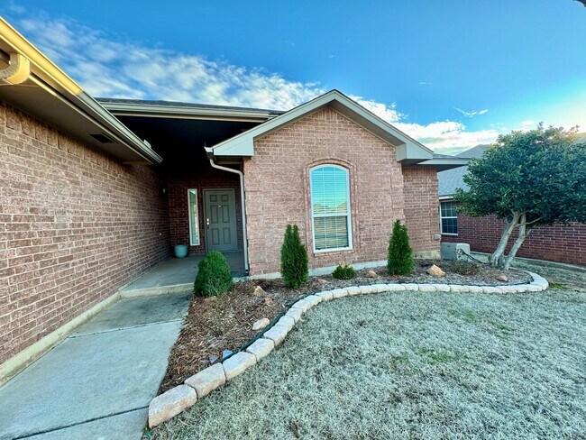 Building Photo - Super Cute 3 Bed, 2 Bath Home in Moore