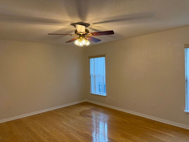 Building Photo - Spacious 4 bedroom home in Lake Mary
