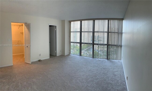 Building Photo - 18181 NE 31st Ct