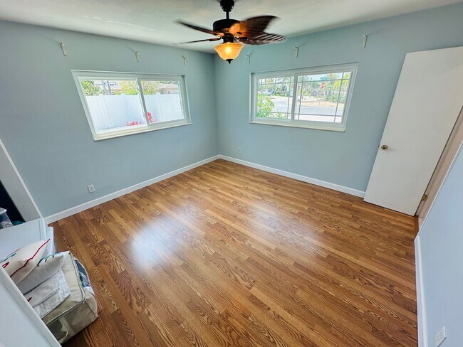 Building Photo - 385 S Tessier Dr