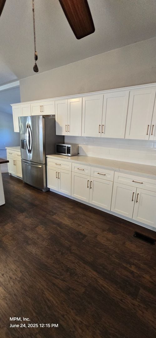 Building Photo - Large 3 bedroom home in the country